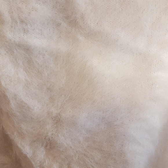 White Fuzzy Sweater Top ❄️🤍 - Picture 3 of 4